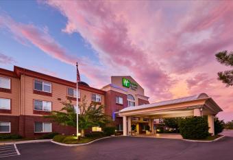 Holiday Inn Express & Suites Medford-Central Point allows 18 year olds to book a room