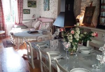 L Envol  e has Balcony rooms