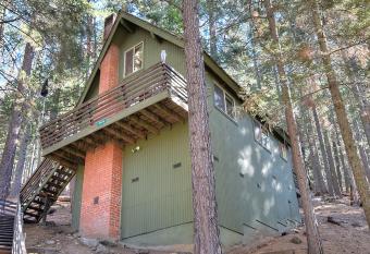 Hawks Nest Lodge has Balcony rooms