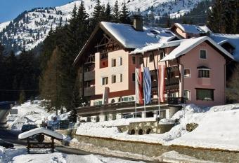 Hotel Mooserkreuz has Balcony rooms