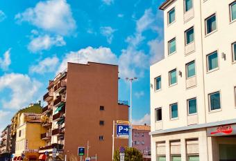 Pang s Guesthouse has Balcony rooms