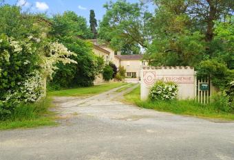 Villa de 4 chambres avec piscine privee jardin clos et wifi a Crastes has Balcony rooms