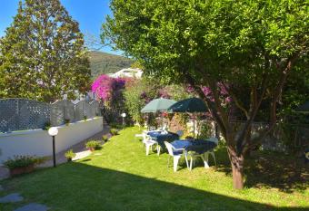 Villa al Porto has Balcony rooms