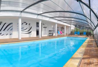 Golden Tulip Pornic Suites has Balcony rooms