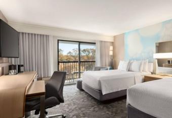 Courtyard by Marriott Roseville has Balcony rooms