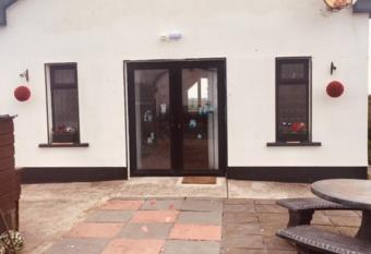 Teach Beag Cois Tra has Balcony rooms