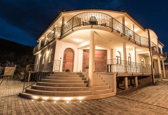 Pansion Preza has Balcony rooms