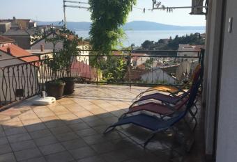 Apartment Lucija has Smoking/Balcony rooms