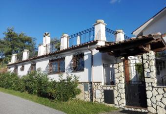 Il Vascello has Balcony rooms