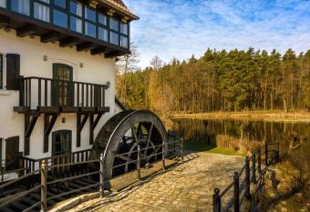 Go  ciniec pod Zaj  cem has Balcony rooms