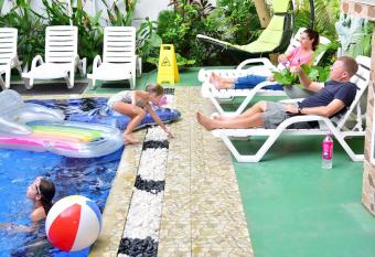 Colombo Villa allows 18 year olds to book a room