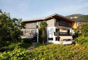 Pension Grasser has Balcony rooms