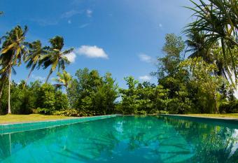 PJ s has Smoking rooms