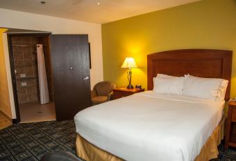 Holiday Inn Express Tucson-Airport By IHG has rooms with a private hot tub