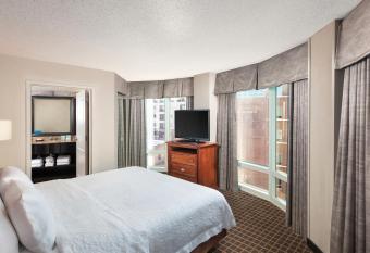 Hampton Inn & Suites Greenville-Downtown-RiverPlace has Balcony rooms