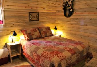 Silver Cabin in The Western Barn has Balcony rooms