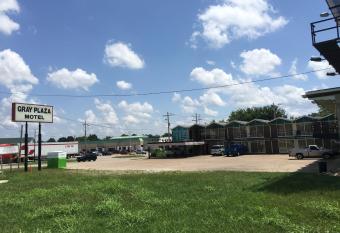 Gray Plaza Motel, Marion IL has Balcony rooms