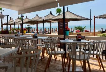 Sunrise Hotel Cameria has Balcony rooms