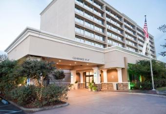 Holiday Inn Birmingham-Airport By IHG allows 18 year olds to book a room