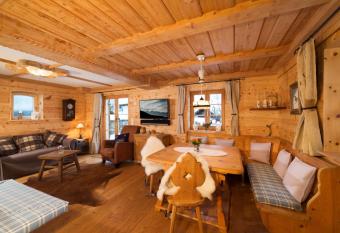 Mein Chalet has Balcony rooms