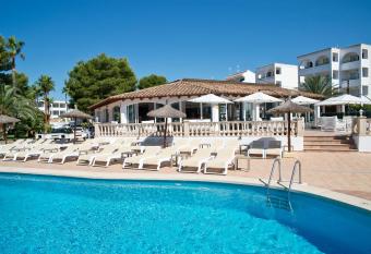 Aparthotel Pierre & Vacances Mallorca Cecilia allows 18 year olds to book a room