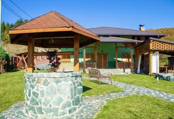 Holiday Home Green has Smoking rooms