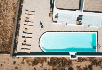 Daylight Hotel allows 18 year olds to book a room