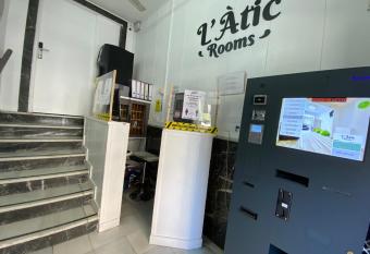 L  tic Rooms has Balcony rooms