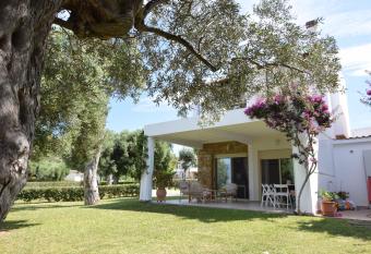 Villa Anemi has Balcony rooms