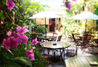 Privat Hotel Liberty Sitges allows 18 year olds to book a room