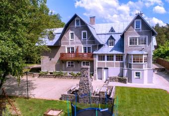 Apartamentai Vanagup  s rajone allows 18 year olds to book a room