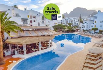 Sunset Harbour Club allows 18 year olds to book a room