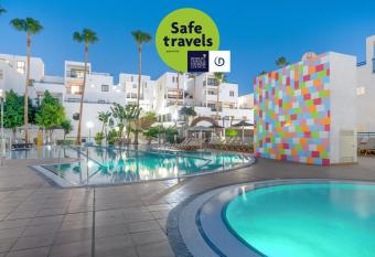 Sunset Bay Club allows 18 year olds to book a room