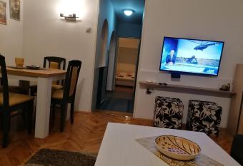 Apartman Centar allows 18 year olds to book a room