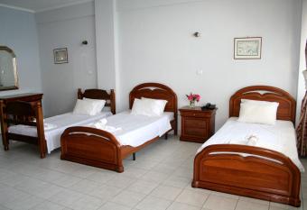 Revis Station Plataria allows 18 year olds to book a room