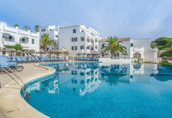 White Sands Beach Club allows 18 year olds to book a room