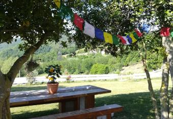 Agriturismo dei Legi allows 18 year olds to book a room