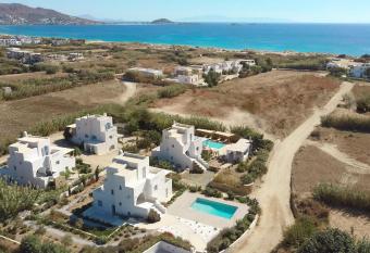 Seaside Naxos     Holiday Villas has Balcony rooms