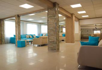 Hotel Costa Mediterraneo allows 18 year olds to book a room