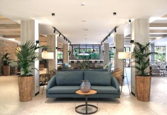 Hotel Acapulco has Balcony rooms