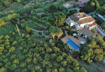 La Finca Blanca has Balcony rooms