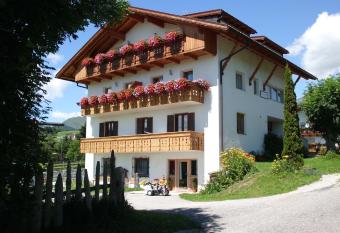 Rosenheim has Balcony rooms