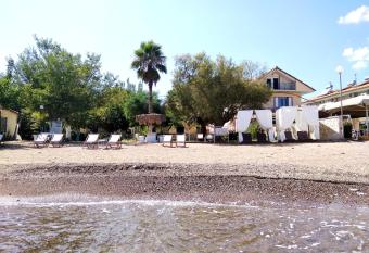 Sarantakis Apartments allows 18 year olds to book a room