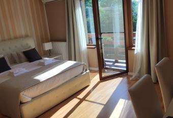 Allegra has Balcony rooms