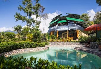 Yaba Chigui Lodge allows 18 year olds to book a room