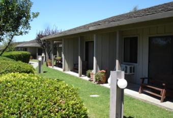 Ridgemark Golf Club And Resort allows 18 year olds to book a room