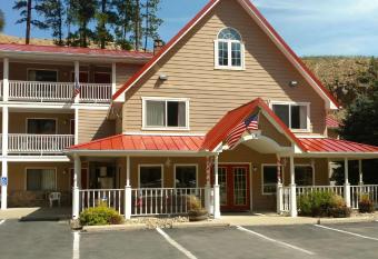 Keystone Boardwalk Inn and Suites allows 18 year olds to book a room