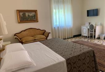 Notti sull Adige has Balcony rooms