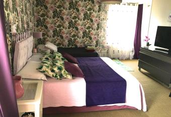 Les Chambres d H  tes d Alice Dior has rooms with a private hot tub