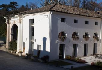 Al Bagolaro has Balcony rooms